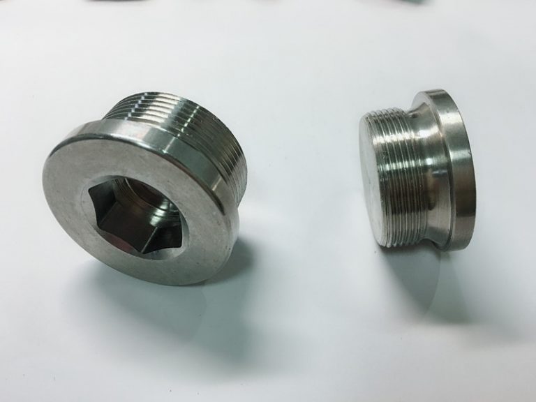 בורג טבעת נירוסטה בהתאמה אישית עם טבעת מפתח ss